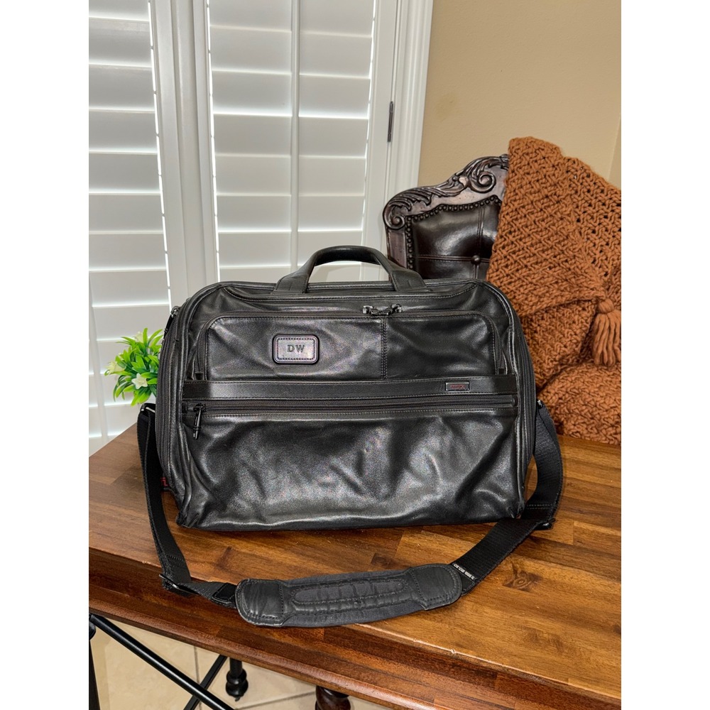 Tumi Alpha Black Leather‎ Briefcase Laptop Messenger Bag 96141DH